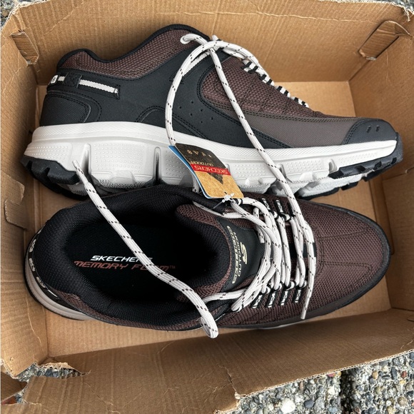 Men’s sketchers - Picture 3 of 3